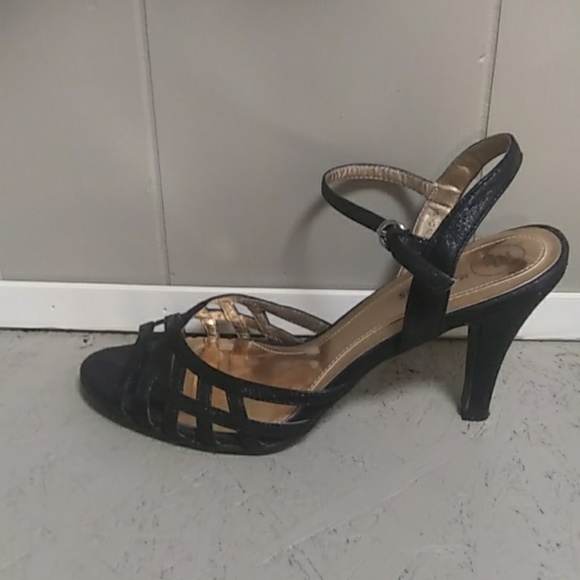 Mootsies tootsies high hills - Picture 3 of 3